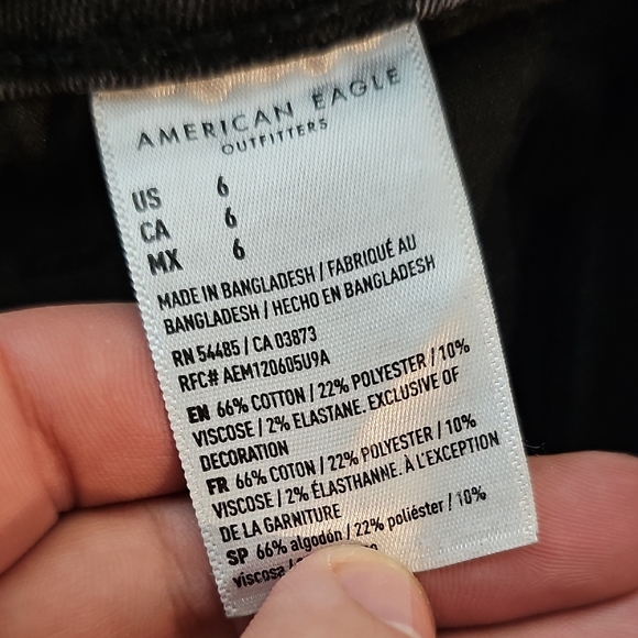 American Eagle Size 6 Next Level Stetch Black Distressed Denim Shorts - Picture 8 of 8